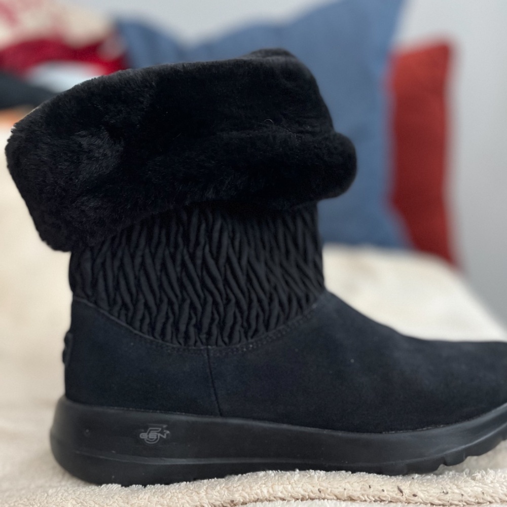 Sketchers Faux Suede and Fur-Lined Tall Boots Women's Size 9.5